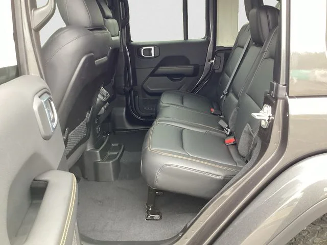 New 2026 Crystal Metallic Jeep 4-DOOR SAHARA image 14