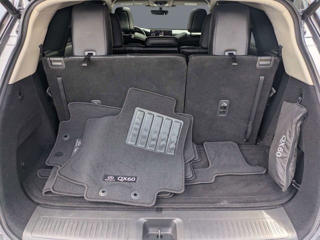 Certified Used 2024 Gray INFINITI LUXE image 12