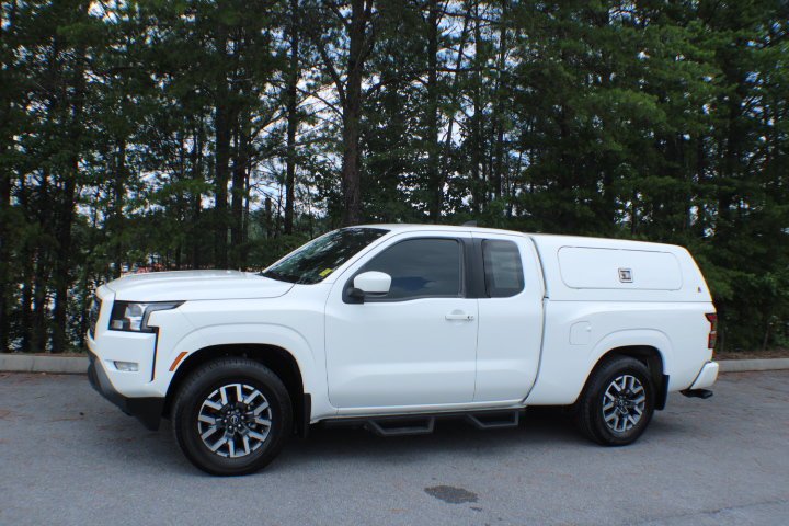 Used 2023 Glacier White Nissan SV image 6