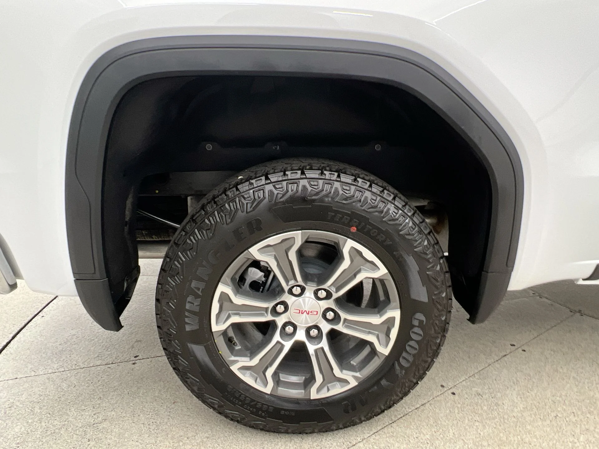 New 2026 Summit White GMC SLE image 80