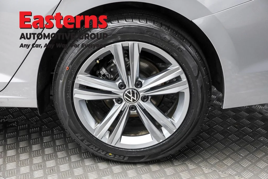 Used 2024 Silver Volkswagen 1.5T SE image 8