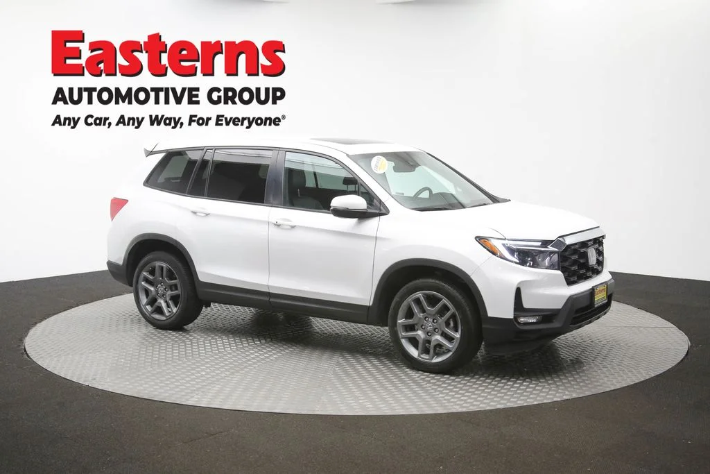 Used 2023 White Honda EX-L image 50