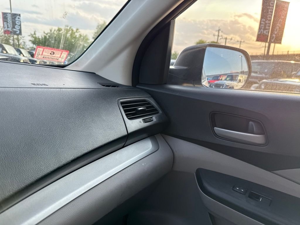 Used 2014  Honda LX image 19