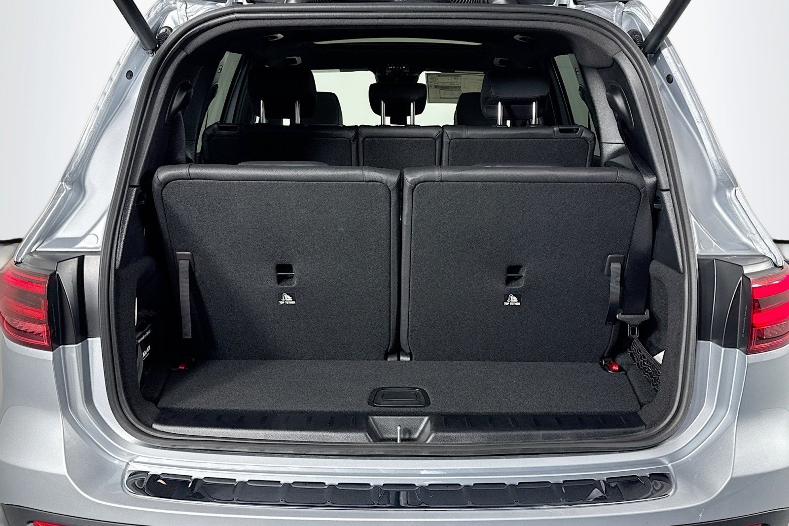New 2026 Cirrus Silver Metallic Mercedes-Benz GLB 250 SUV image 23