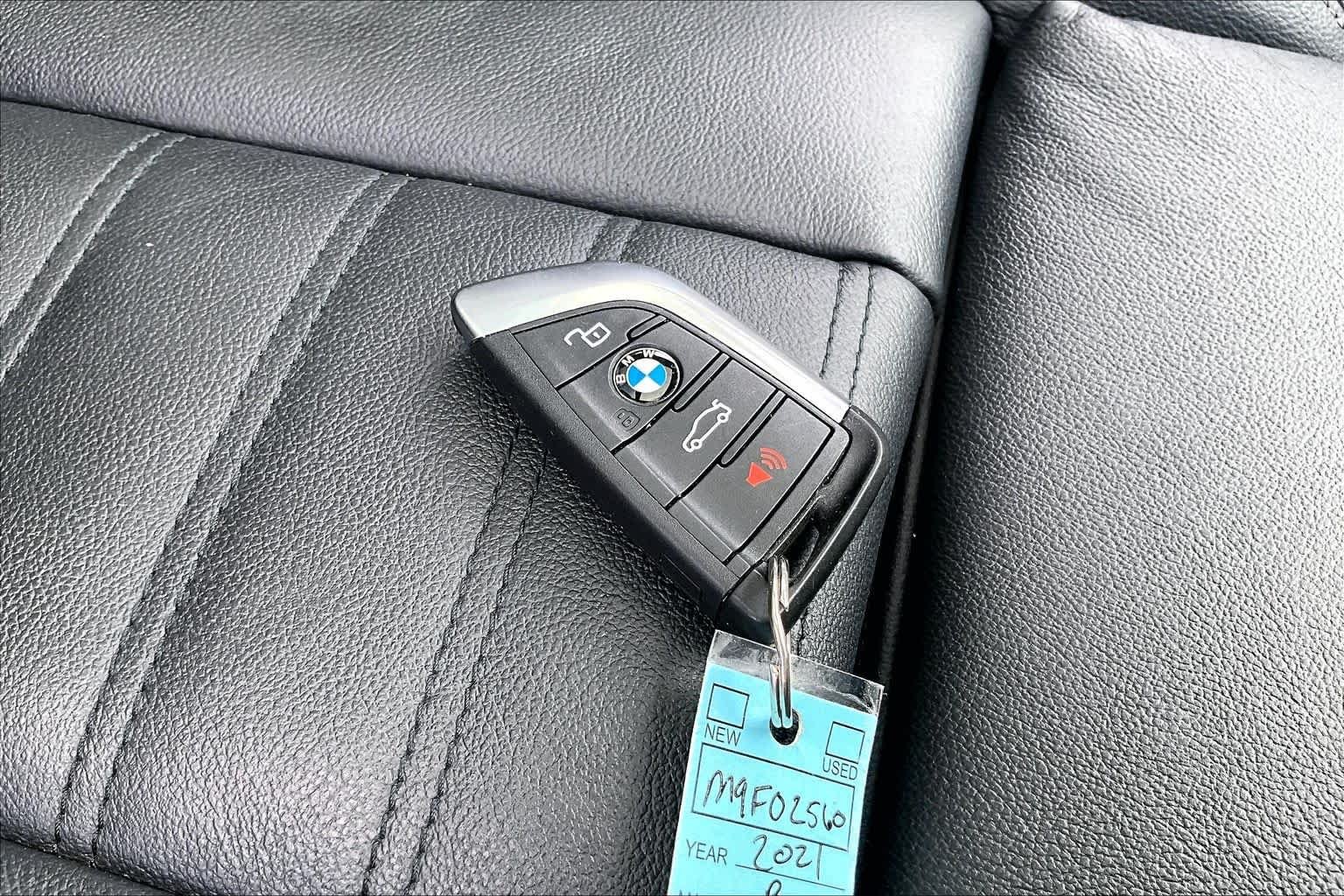 Used 2021 Dark Graphite Metallic BMW xDrive30i image 14