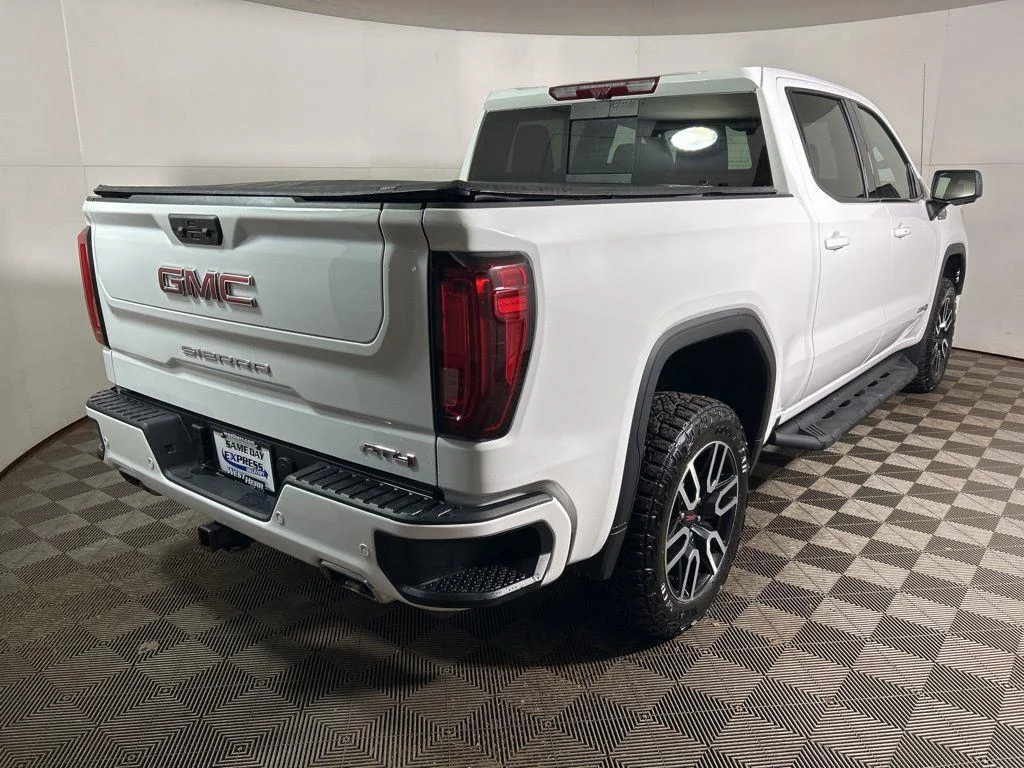 Used 2025 Summit White GMC AT4 image 8