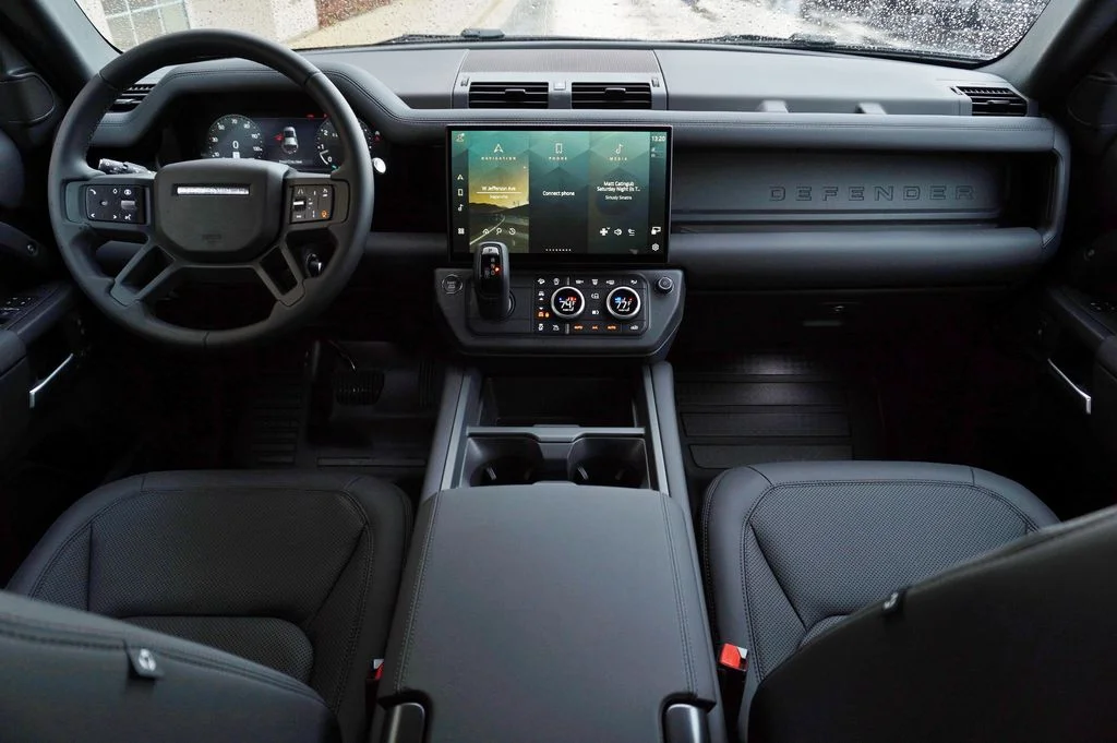 New 2026 Santorini Black Land Rover X-Dynamic SE image 10