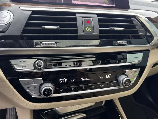 Used 2020 White BMW xDrive30i image 36