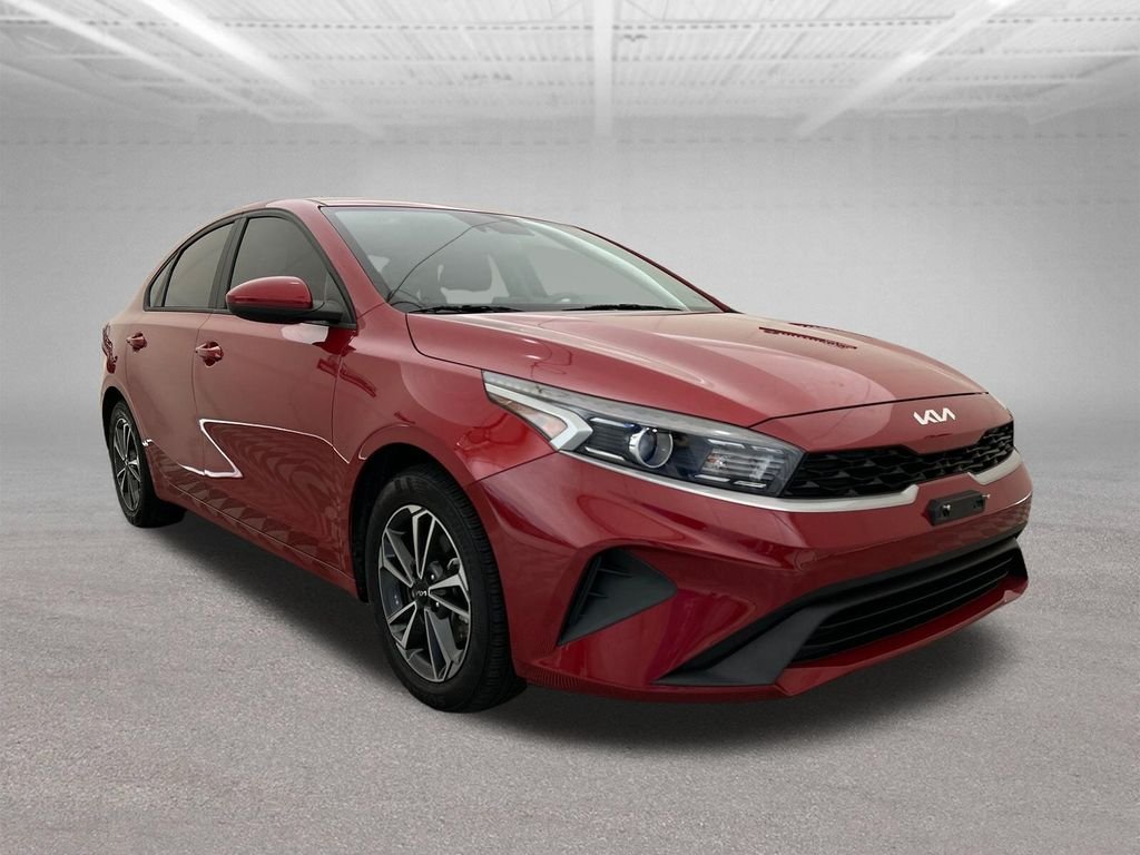 Used 2023 Red Kia LXS image 8