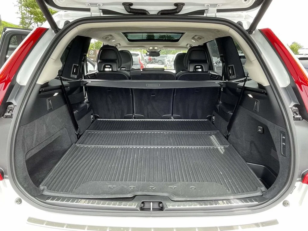 Certified Used 2023 Crystal White Volvo Ultimate image 30