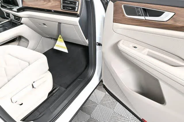 New 2026 Opal White Pearl Volkswagen 2.0T SE image 24