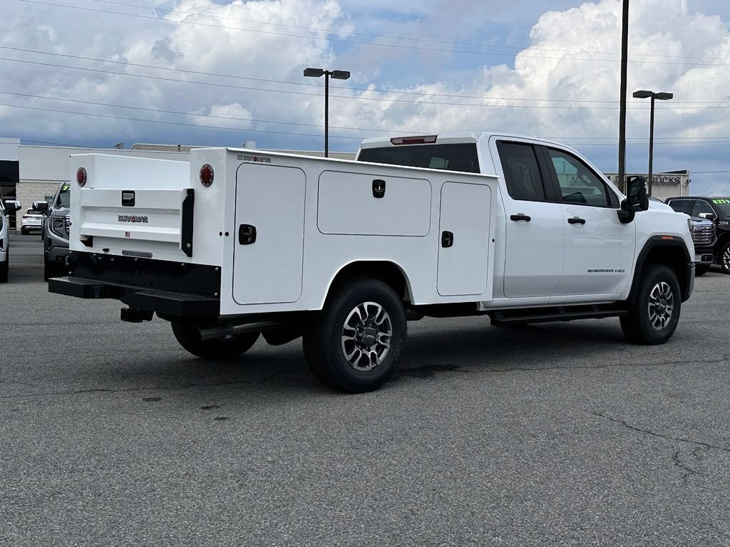 2026 GMC Sierra 3500HD Pro - Photo 9