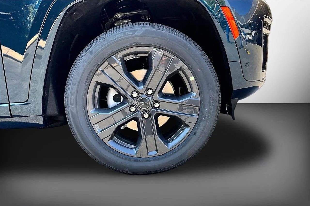 New 2027 Fathom Blue Pearl-Coat Paint Jeep Limited Reserve image 33