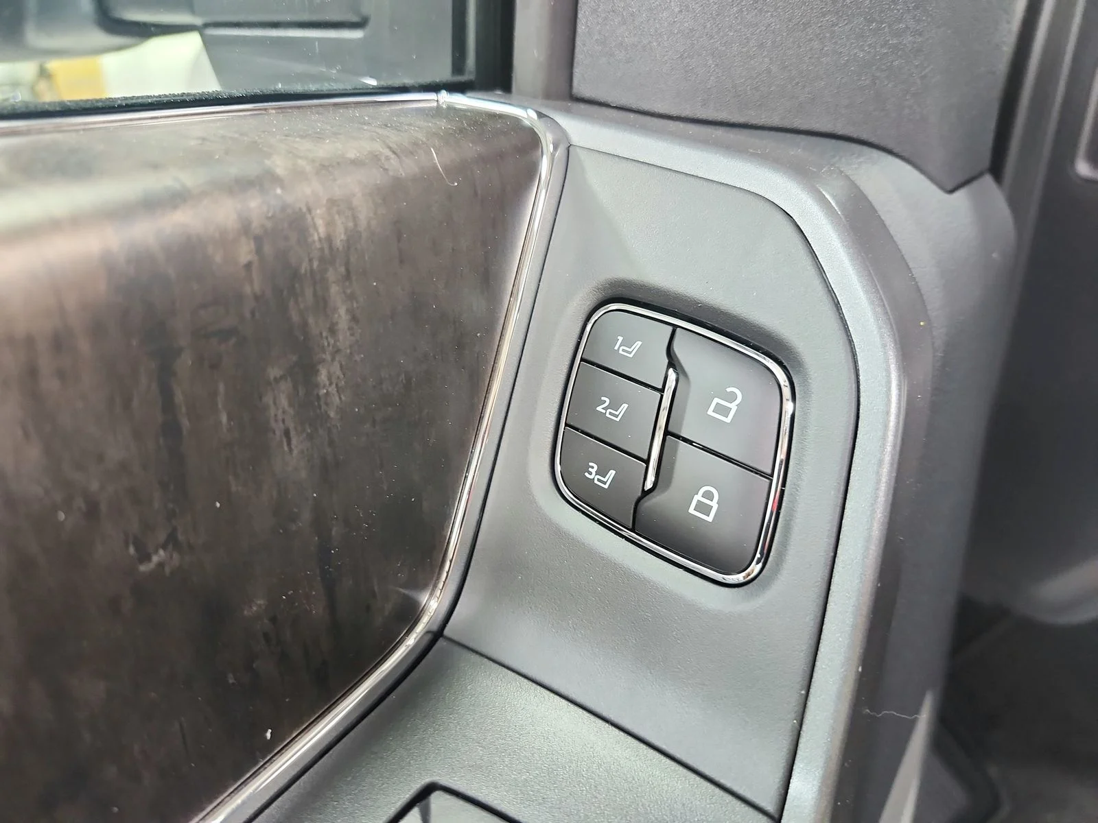 New 2026 Carbonized Gray Metallic Ford F-250® Lariat® image 21