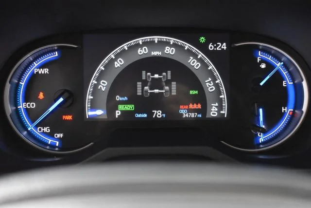 Used 2023  Toyota XLE image 24