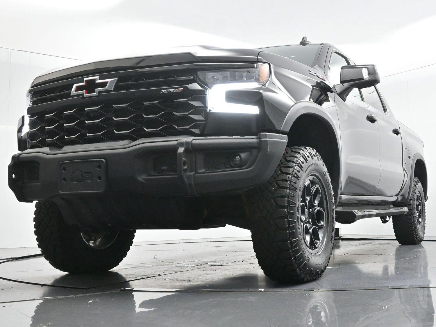 Used 2023 Black Chevrolet ZR2 image 47