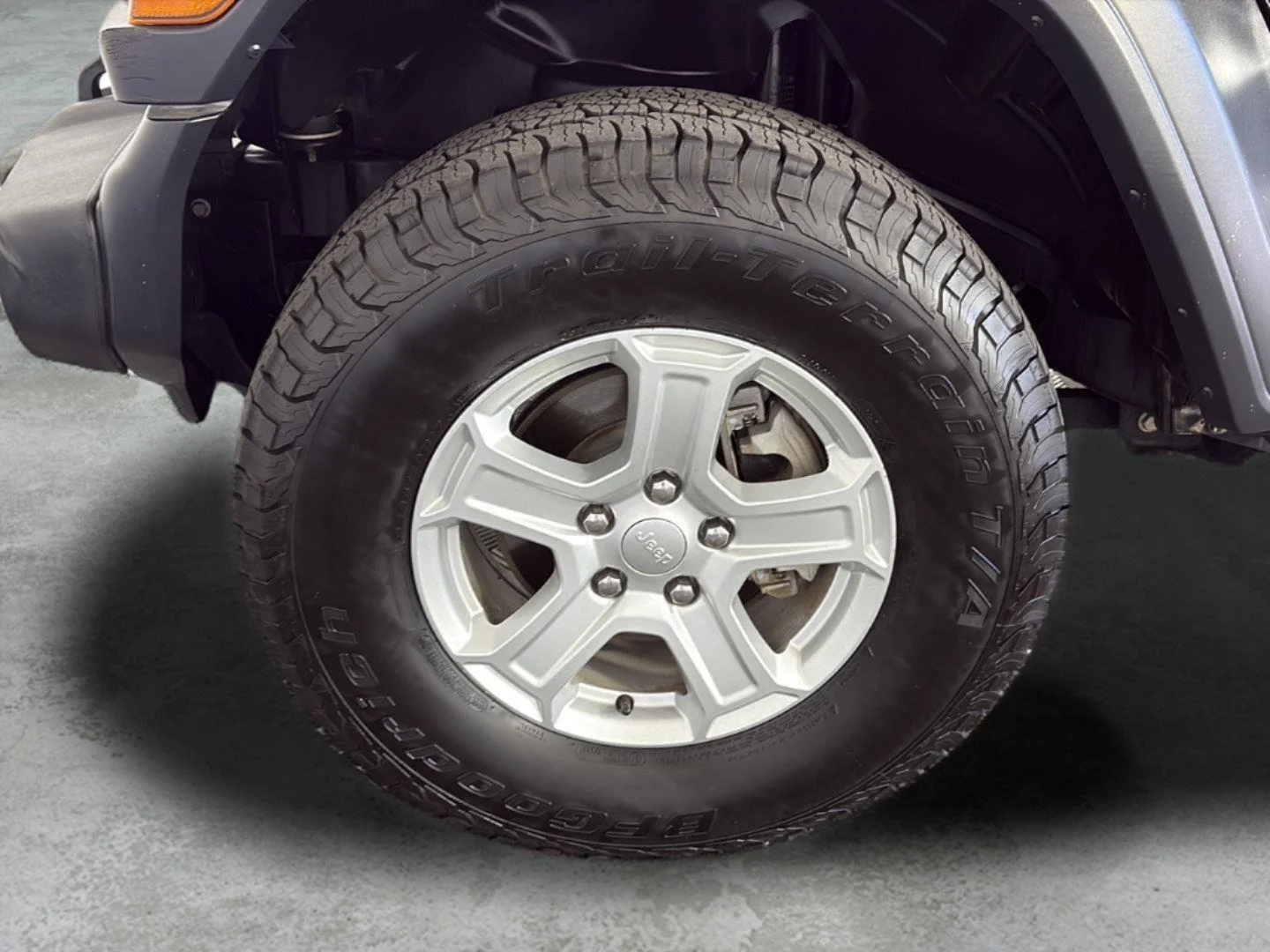Used 2020 Black Clearcoat Jeep Sport S image 15