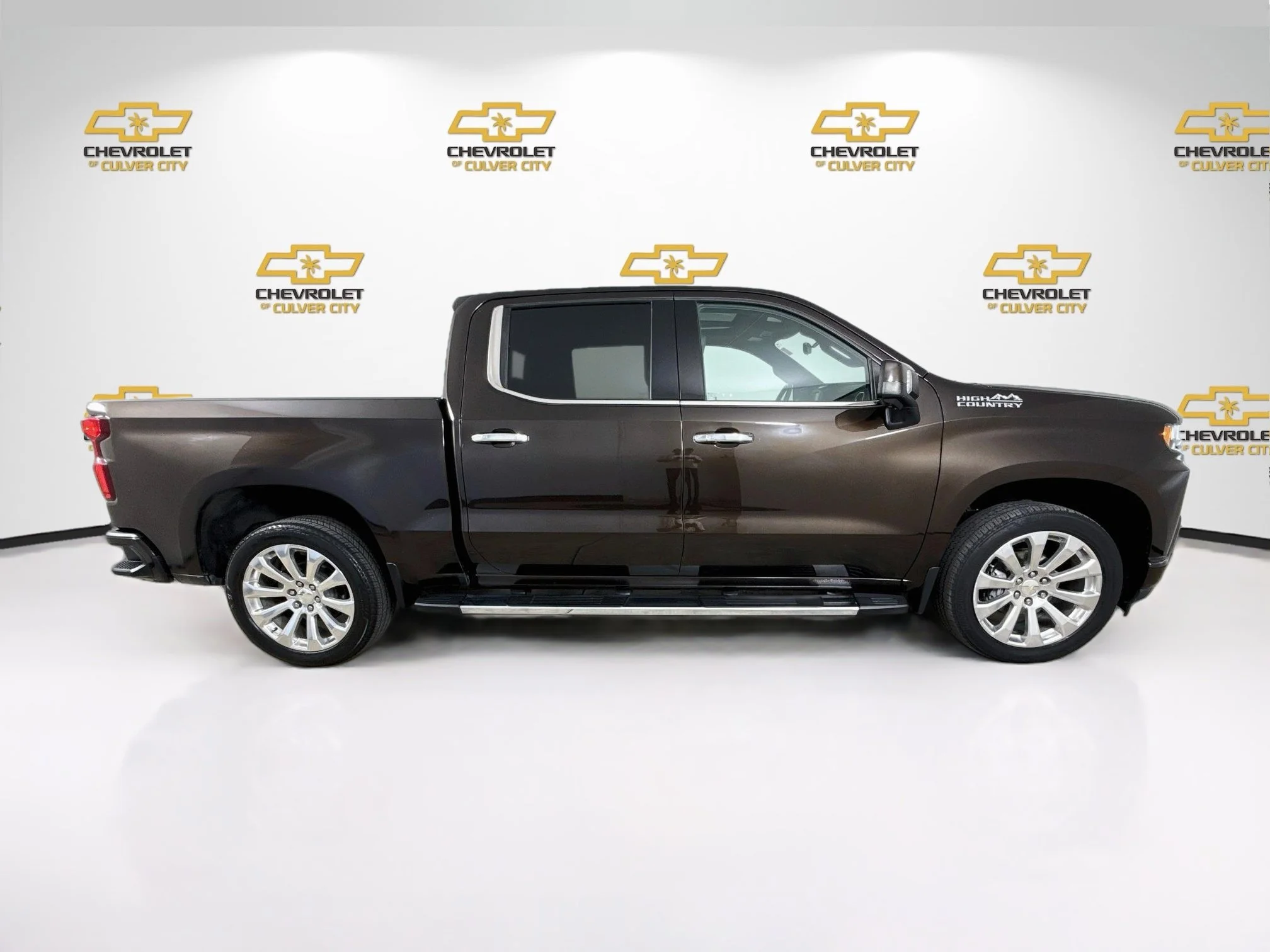 Used 2019 HAVANA BROWN METALLIC Chevrolet High Country image 9