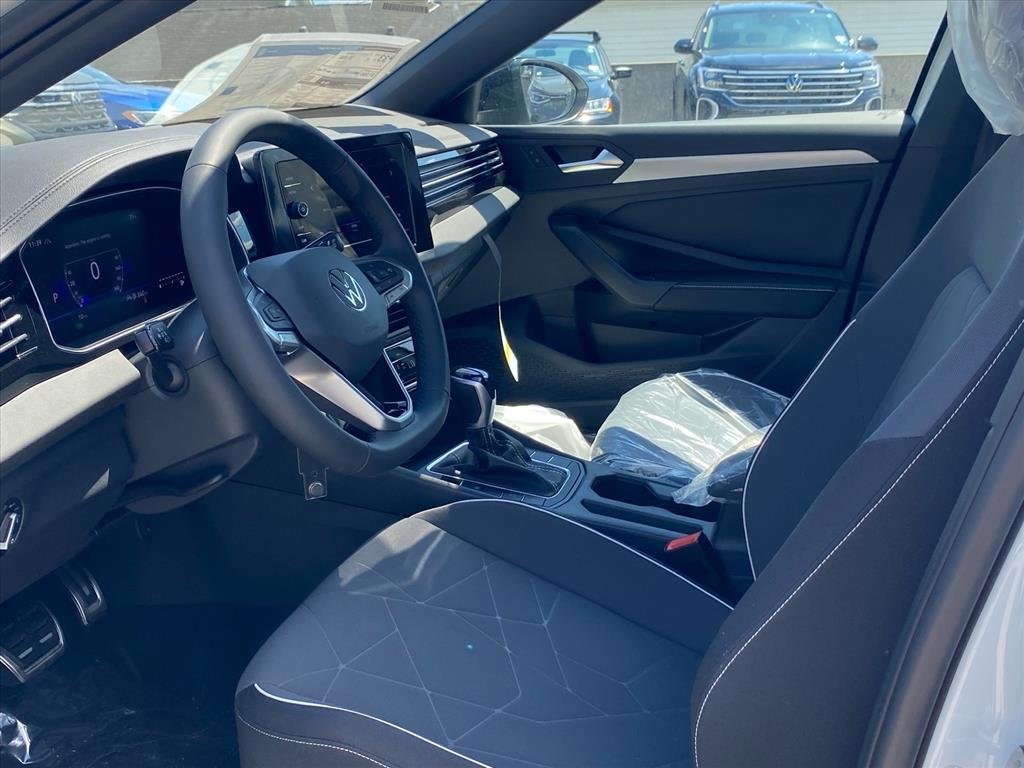 New 2026 White Volkswagen 1.5T Sport image 7
