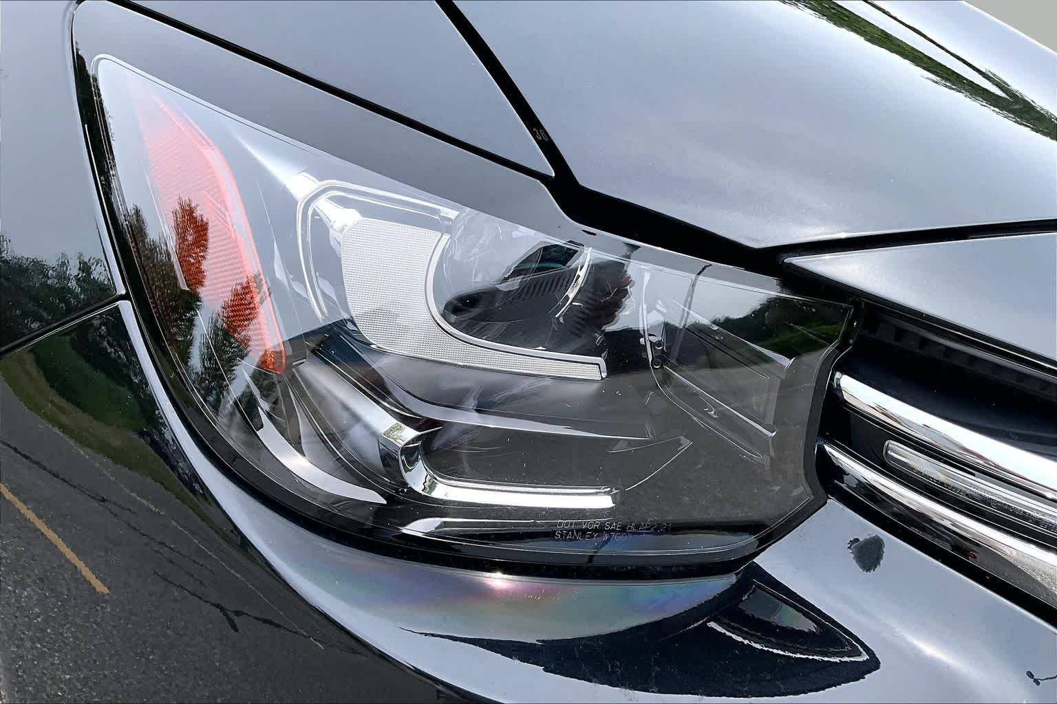 Used 2025 Jet Black Mica Mazda Preferred Package image 27