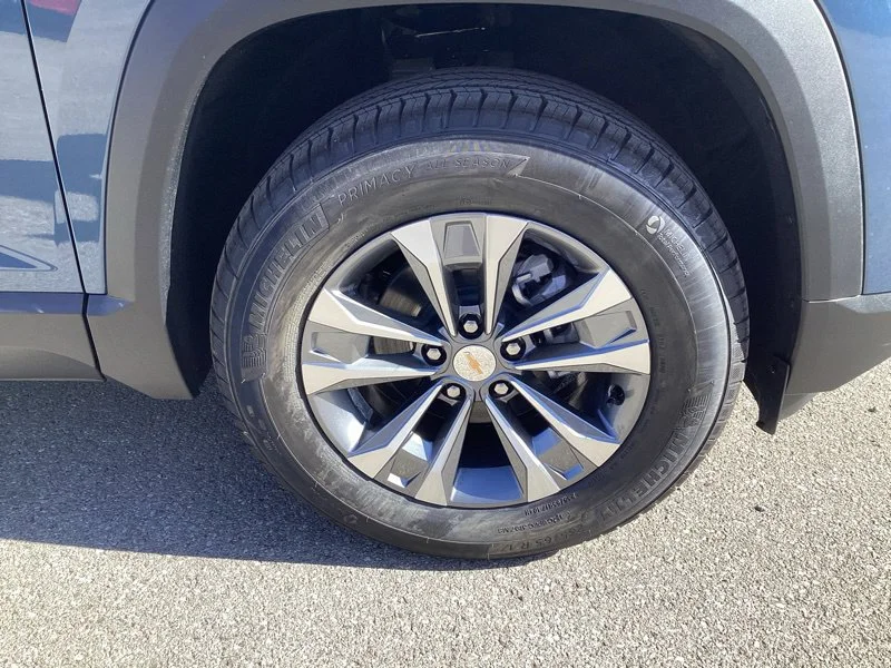 2027 Chevrolet Equinox LT - Photo 9