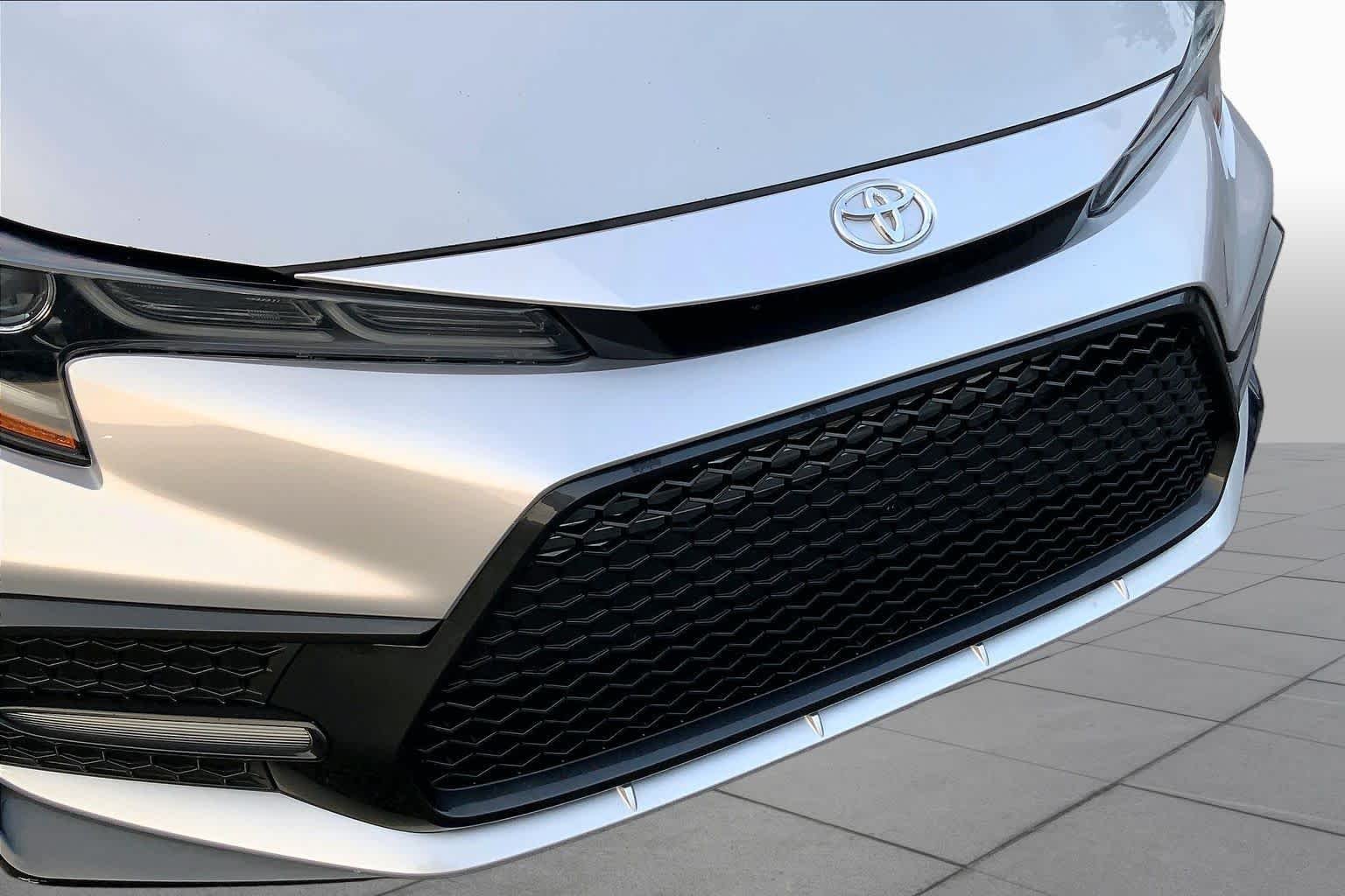 Used 2022 Classic Silver Metallic Toyota XSE image 29