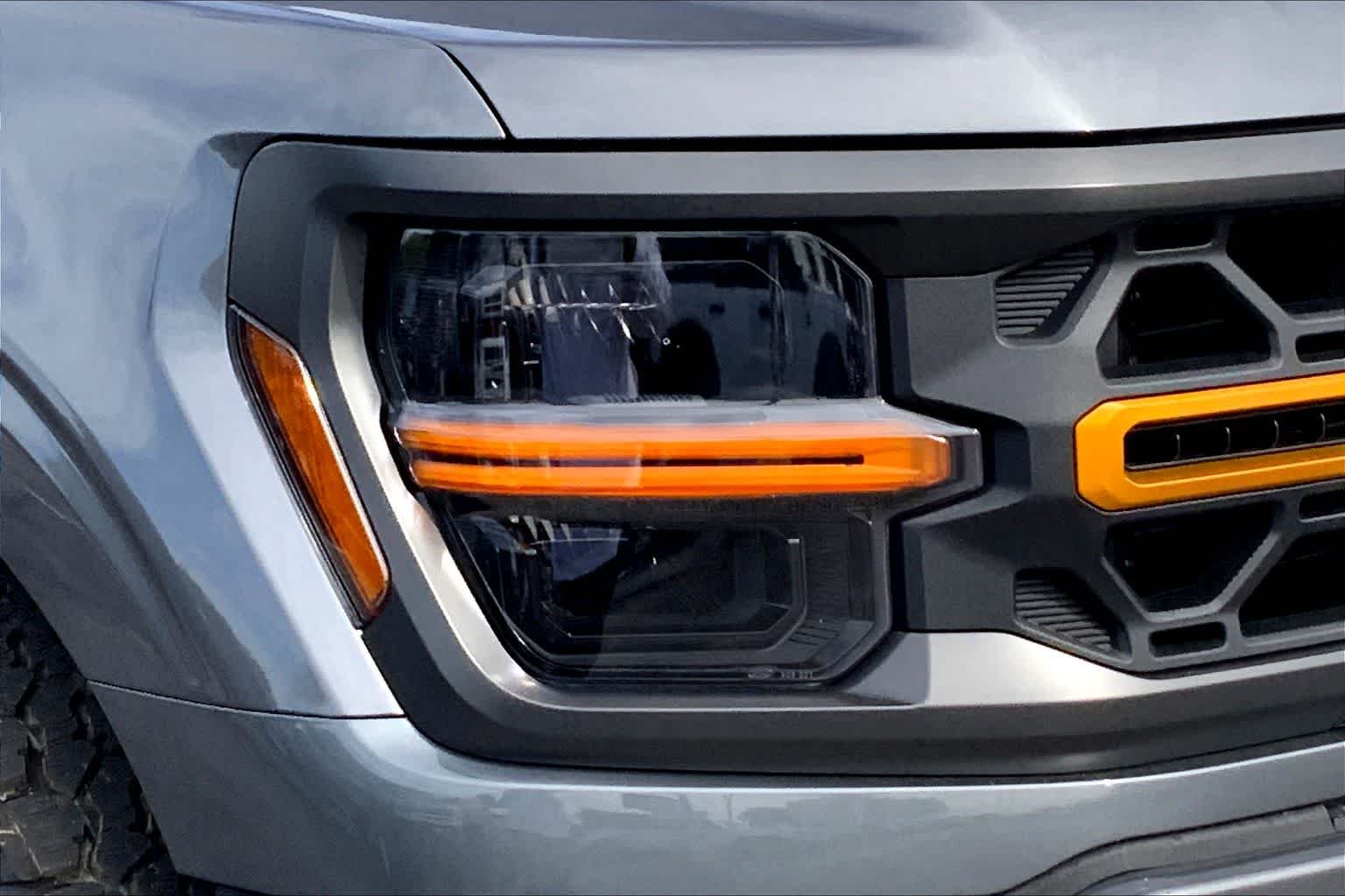 New 2026 M7/CARBONIZED G Ford Tremor image 10