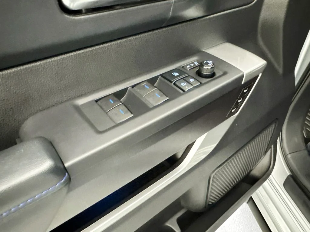 Used 2022 Silver Toyota Platinum image 18