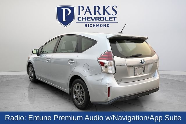 Used 2017 Silver Toyota Three image 6