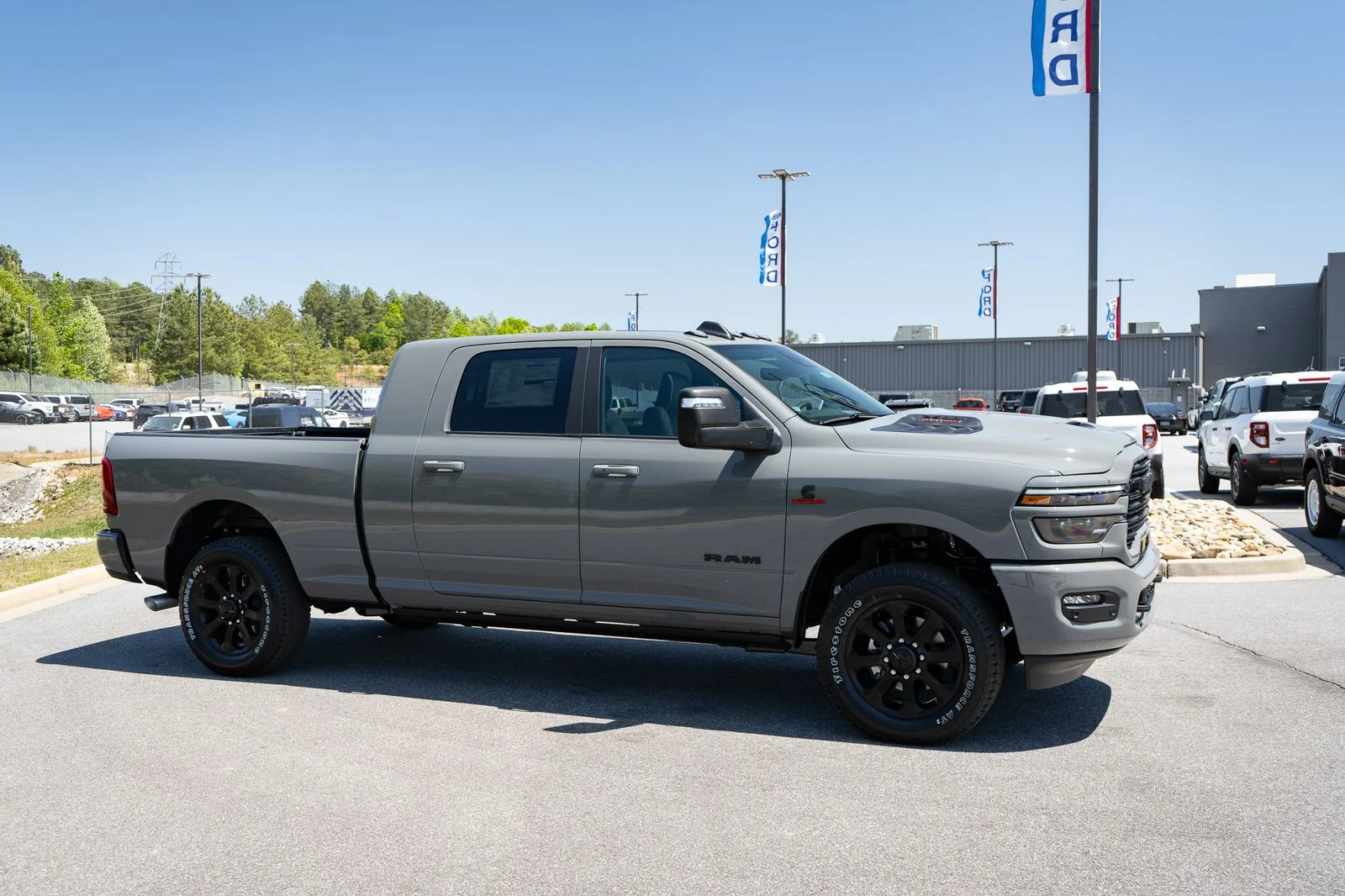 New 2026 Ceramic Gray Clear-Coat Exterior Paint RAM Laramie image 12