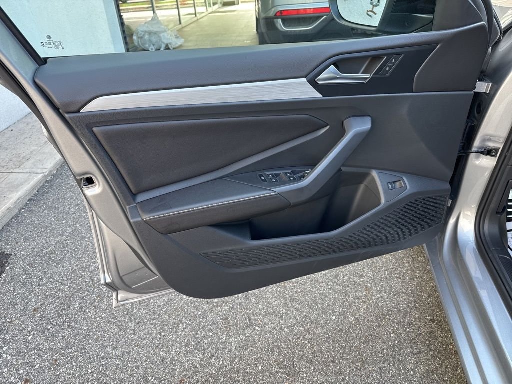 2025 Volkswagen Jetta Sport - Photo 17