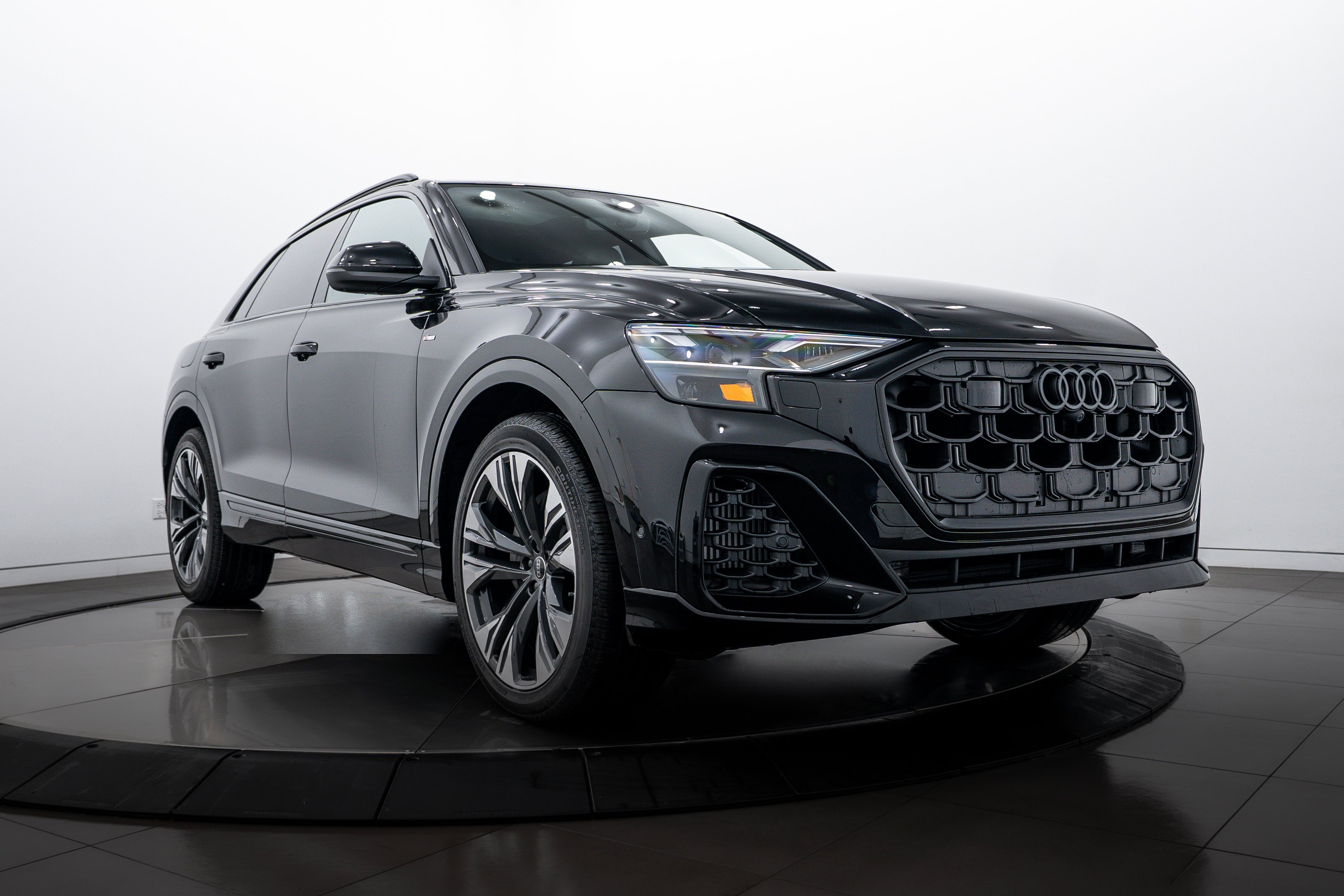 2026 Audi Q8 55 Premium Plus quattro Tiptonic's photo