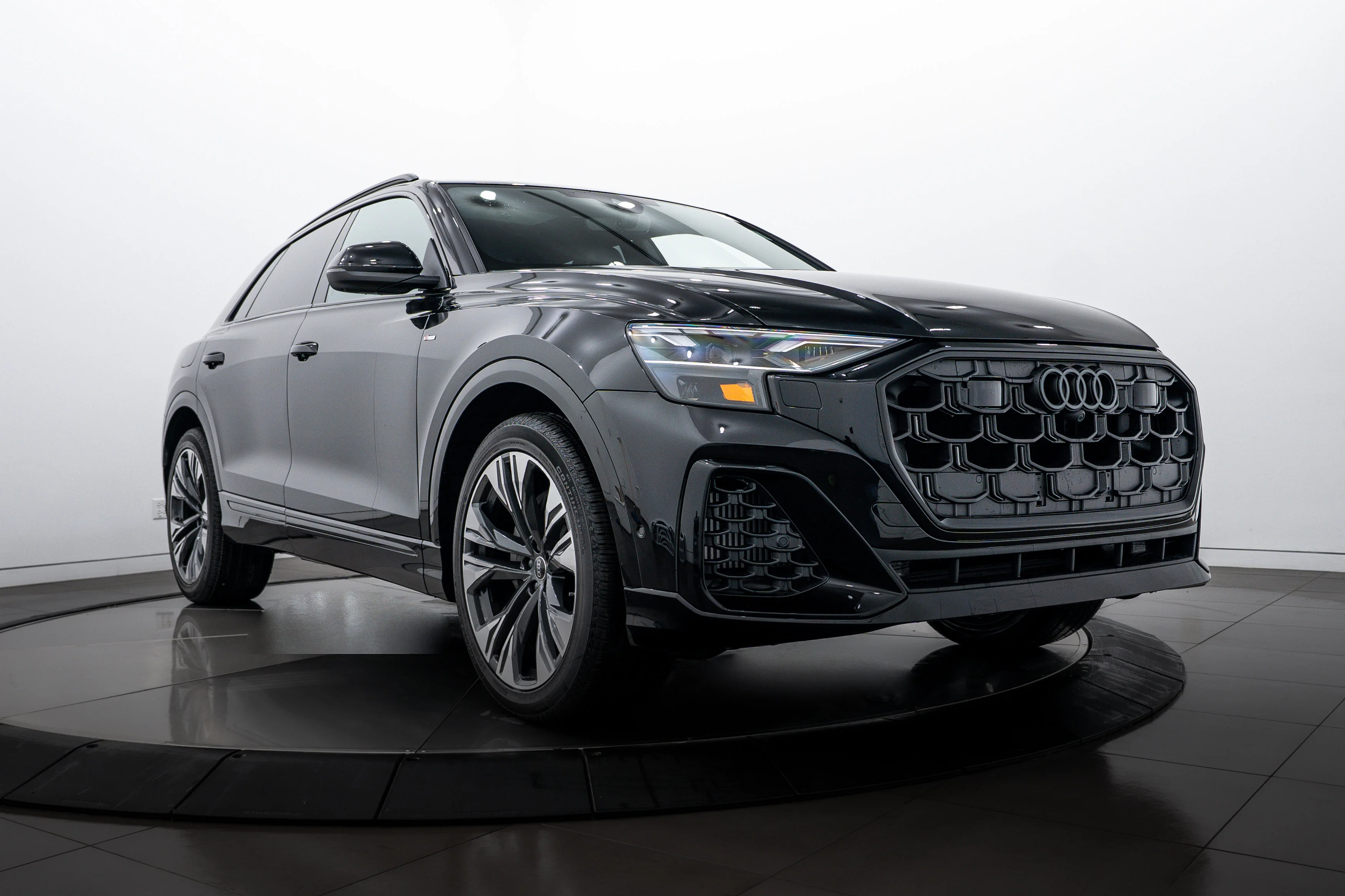 2026 Audi Q8 55 Premium Plus quattro Tiptonic's photo