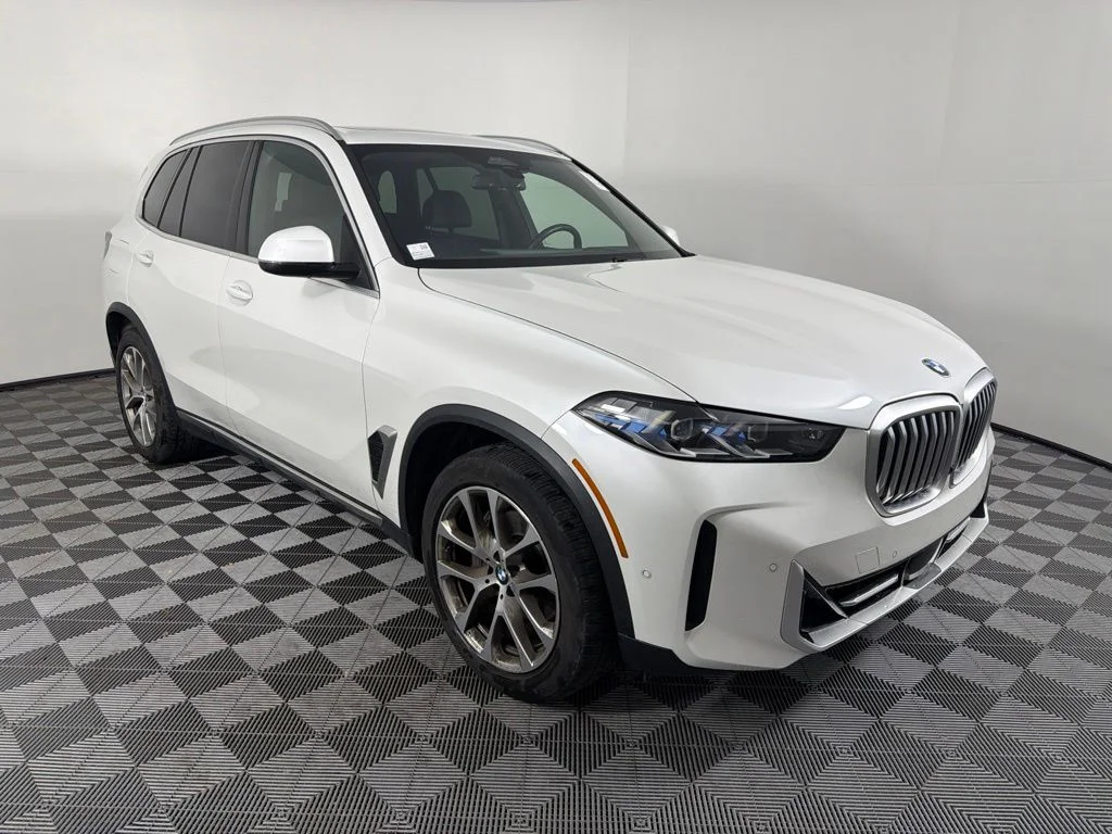 Certified Used 2024 White BMW xDrive40i image 3