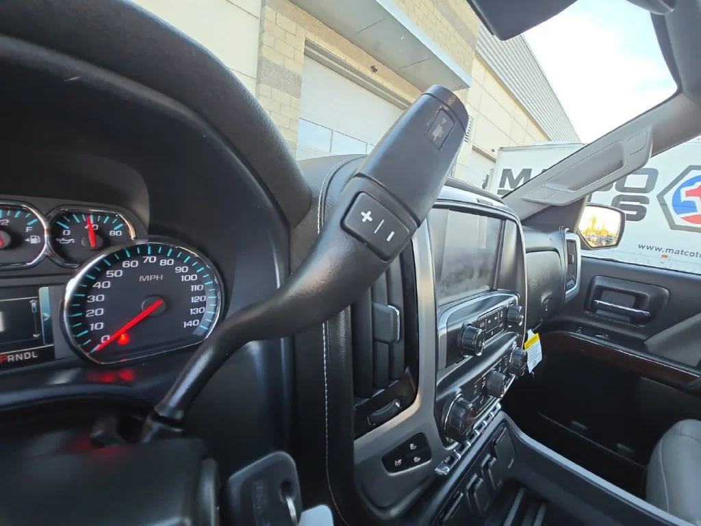 Used 2018 SUMMIT WHITE GMC SLT image 24