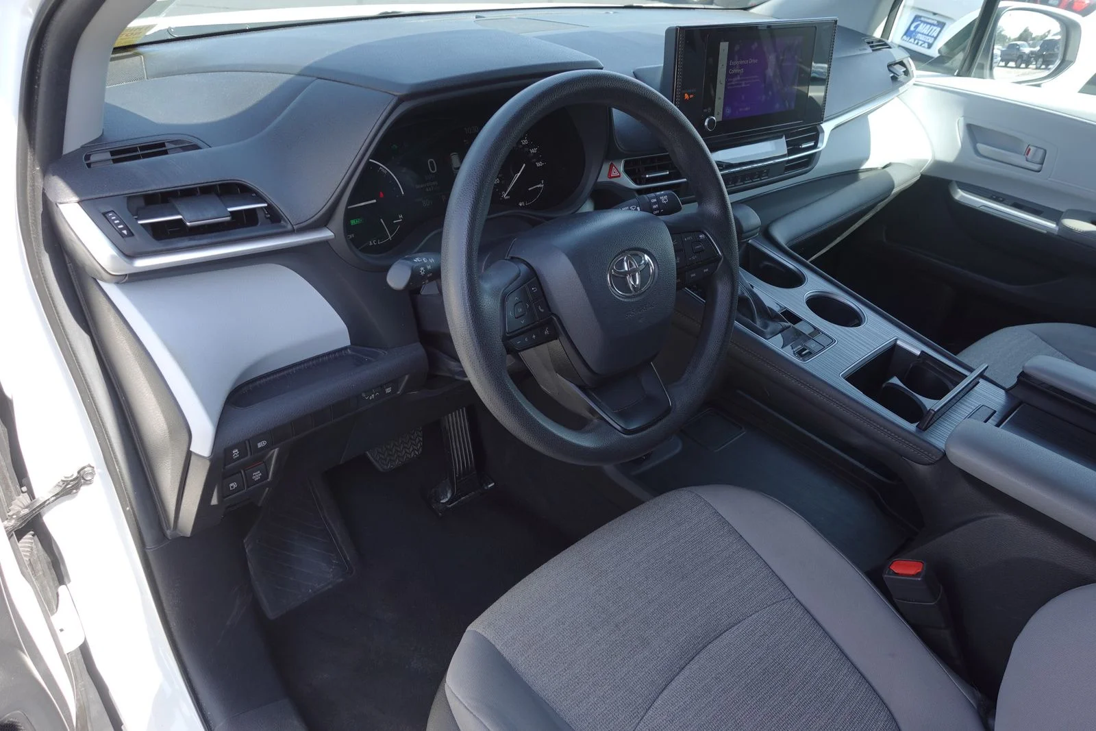 Used 2025 Ice Cap Toyota LE image 9