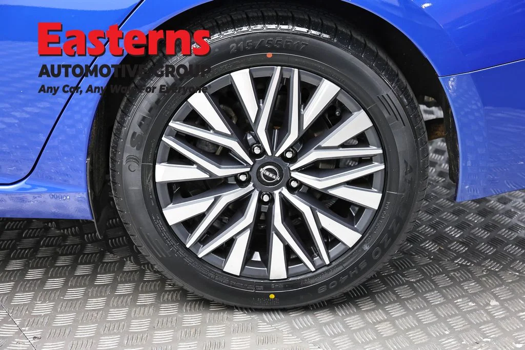 Used 2025 Blue Nissan 2.5 SV image 8