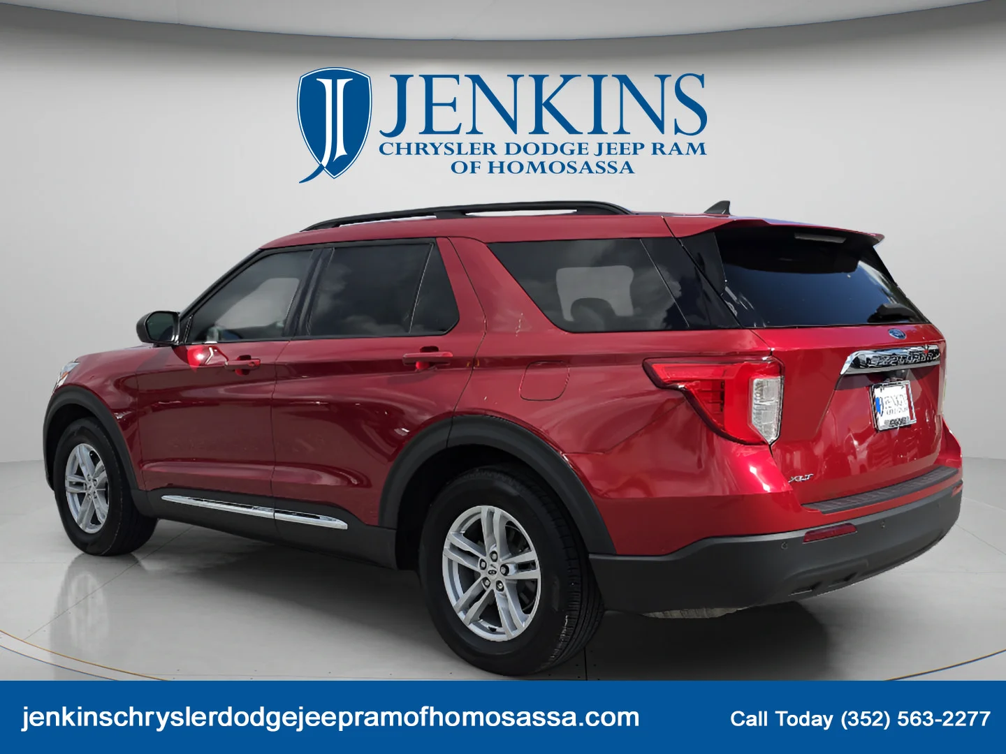 Used 2024 Rapid Red Metallic Tinted Clearcoat Ford XLT image 8