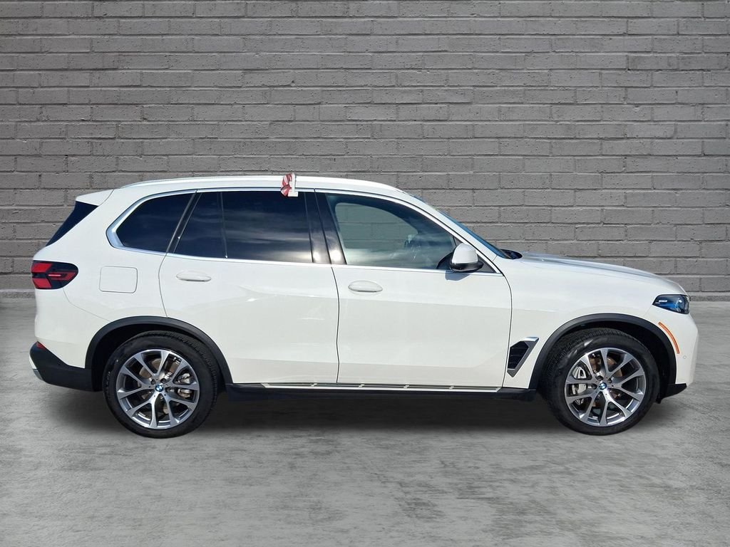 Used 2026 White BMW sDrive40i image 11