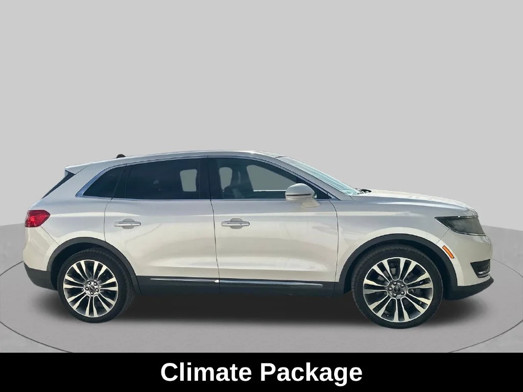 Used 2016 White Platinum Clearcoat Metallic Lincoln Reserve image 8