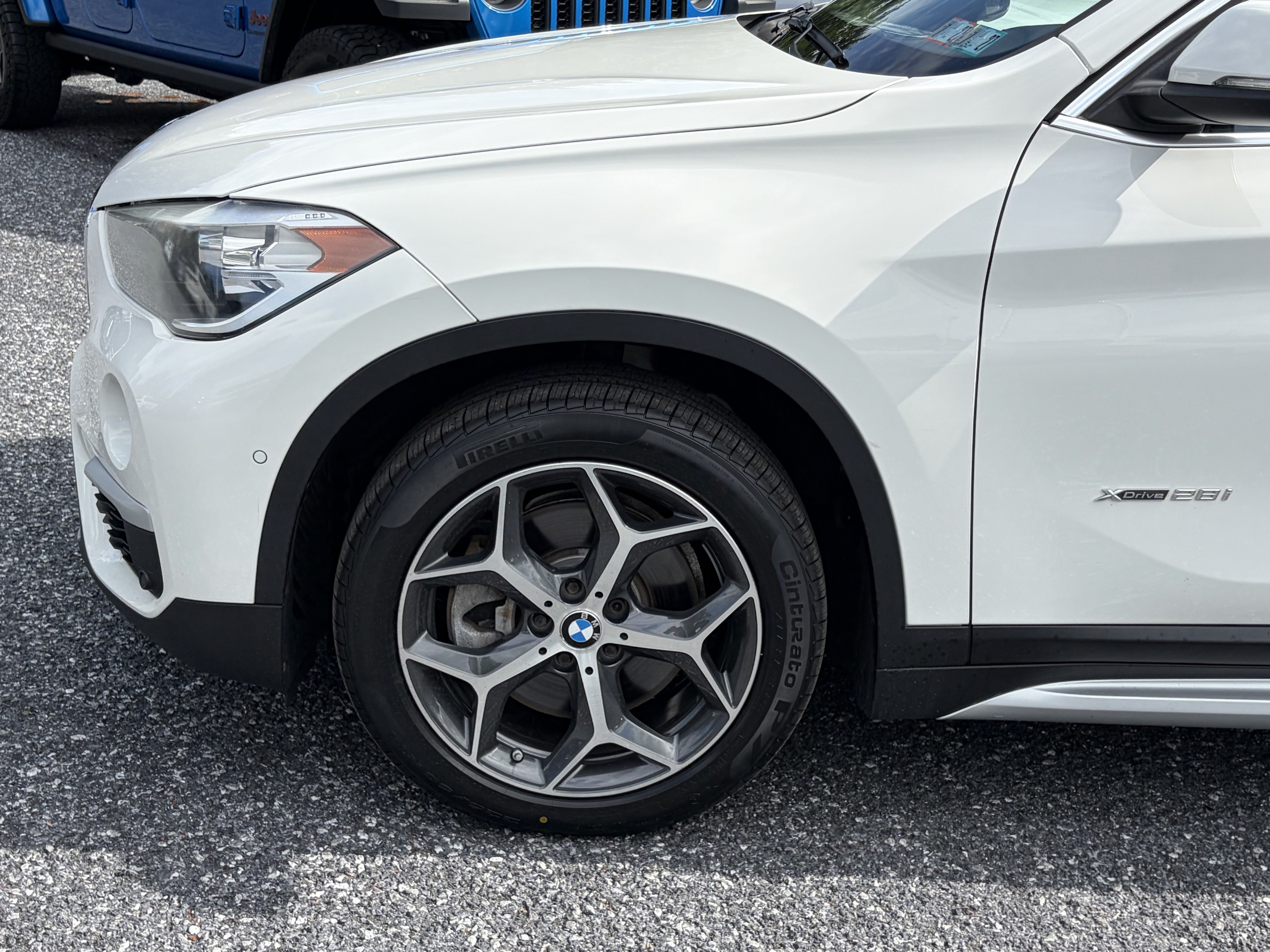 Used 2018 Alpine White BMW xDrive28i image 3