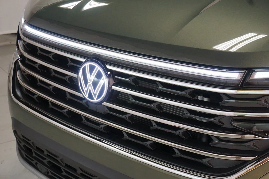 New 2026 Green Volkswagen 2.0T SE w/Technology image 36