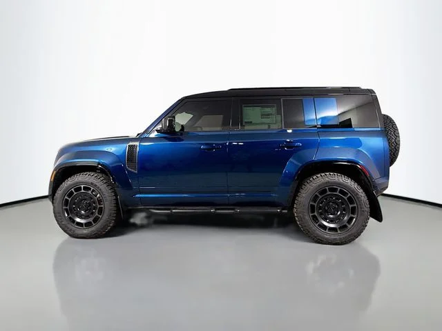 New 2026 Sargasso Blue Premium Metallic Land Rover OCTA image 8