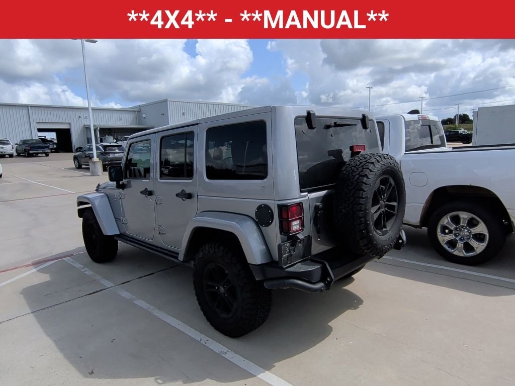 Used 2017 Silver Jeep Unlimited Sahara image 6