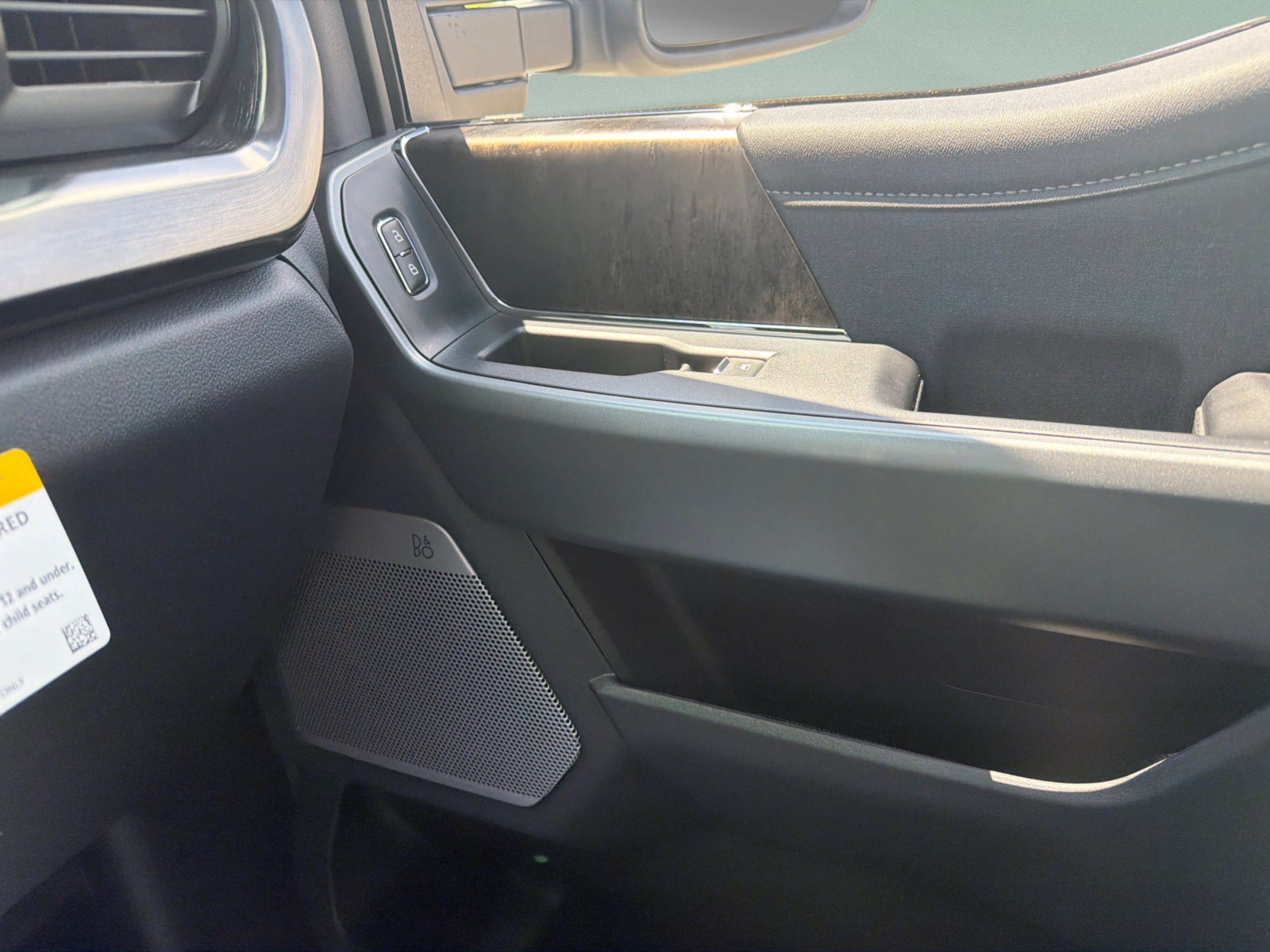 New 2026 Glacier Gray Metallic Tri-Coat Ford F-250® Lariat® image 32