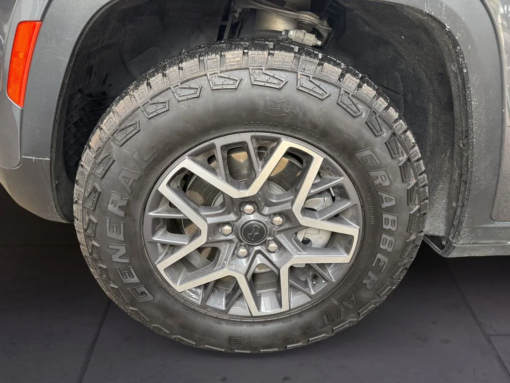 Used 2022 Gray Jeep Trailhawk 4xe image 9