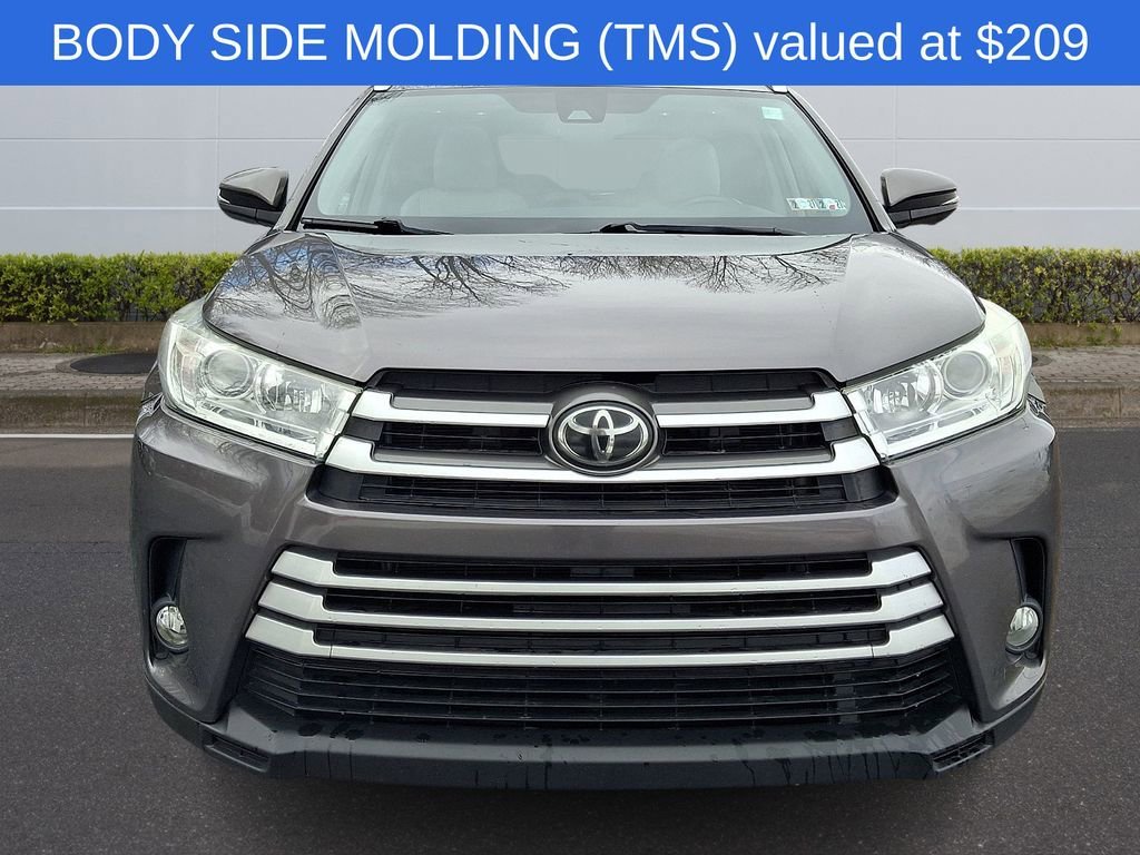 Used 2019 Toyota Highlander XLE with VIN 5TDJZRFH6KS613722 for sale in Quakertown, PA