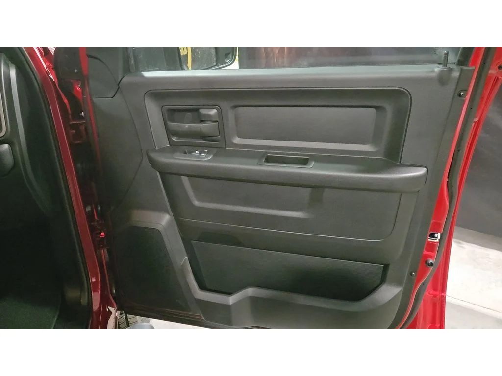 New 2026 Molten Red Pearl-Coat Exterior Paint RAM Tradesman image 20