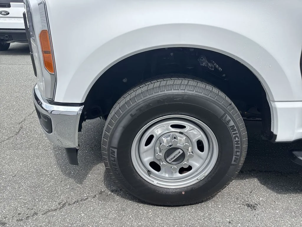 Used 2023 White Ford XL image 18
