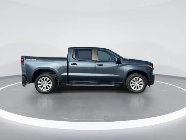 Used 2020 Gray Chevrolet Custom image 4